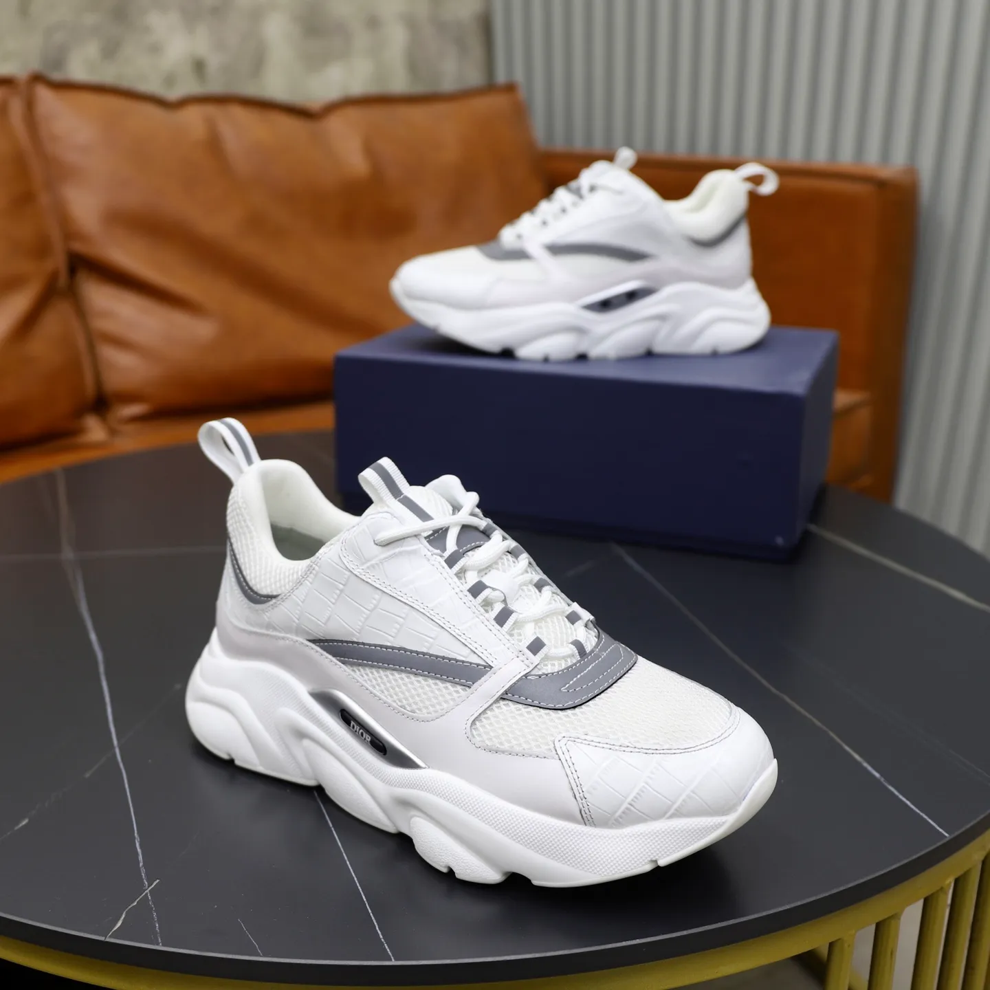 Ex-factory price: 500💰🙅‍♂️🙅‍♂️🙅‍♂️ Brand: Dior DIOR Standard code: 38-44 (45, 46 customized) Grade: Same as the official website Material: Original leather splicing Comfortable and breathable lining Original wear-resistant outsole Style category: Men's fashionable casual shoes Running sneakers Noble luxury brand elements Top luxury Color: actual picture color